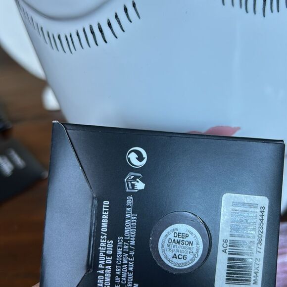 MAC Eyeshadow DEEP DAMSON~Deep Burgundy~Refill Pan~Discontinued RARE NEW - Picture 3 of 5